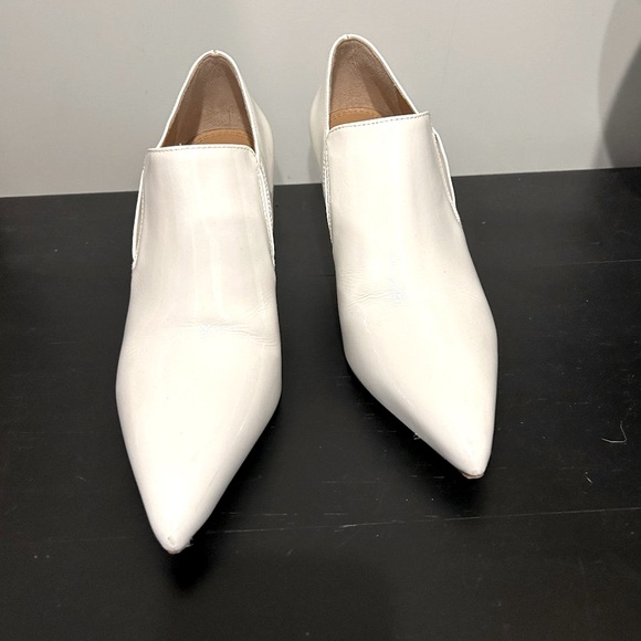 Tory Burch Georgina White Ankle Bootie - worn once - Picture 2 of 13